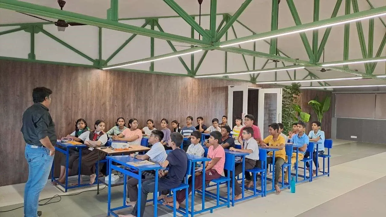 infrastructure-classroom-2-kalpana-chawala-space-acadamy